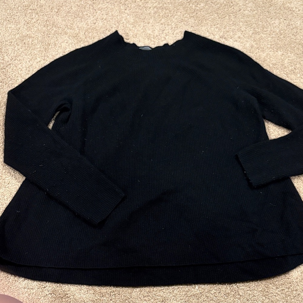 Vince 100% cashmere women’s boat neck sweater